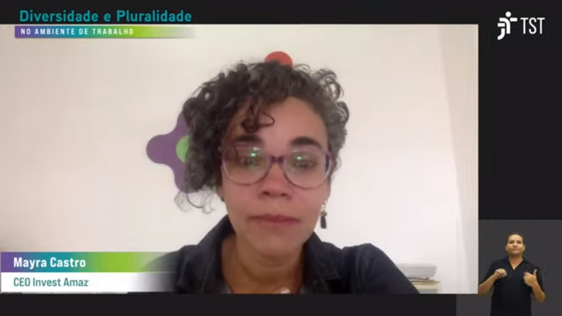 Mayra Castro fala sobre combate à discriminação da população LGBTQIA+ no ambiente de trabalho