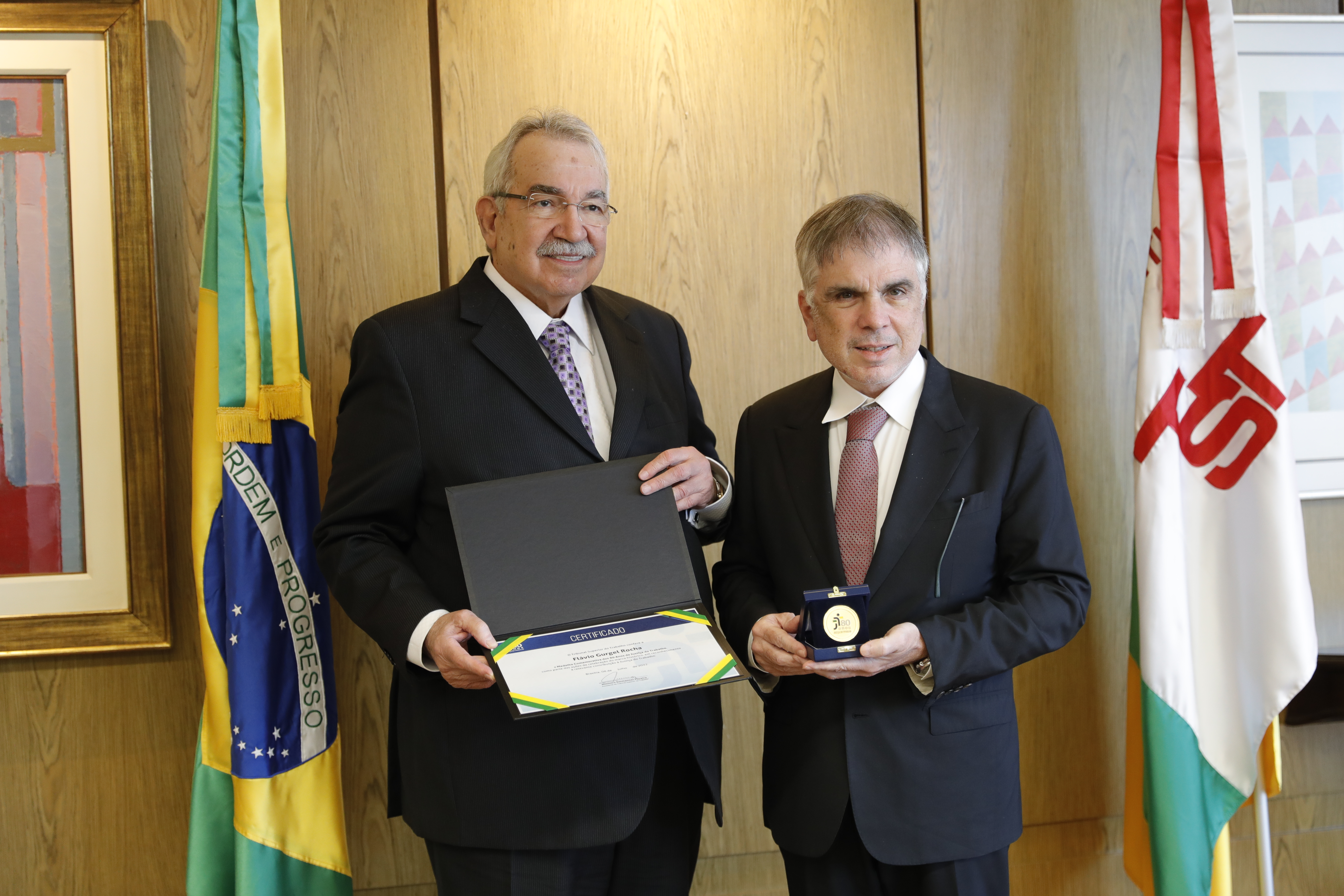 Imagem do ministro Emmanoel Pereira (à esq.) com o empresário Flávio da Rocha (à dir.) 