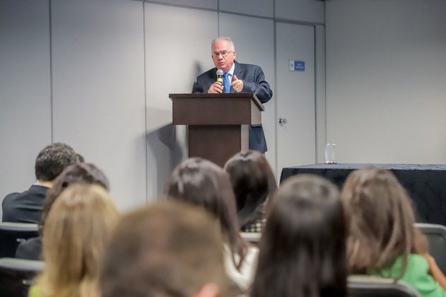 Ministro Mauricio Godinho Delgado no seminário da AGU